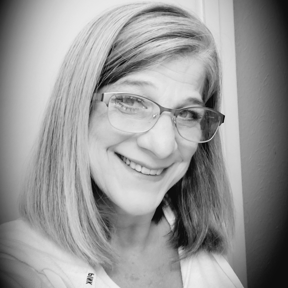 Meet your Posher, Melisa - Picture 2 of 2